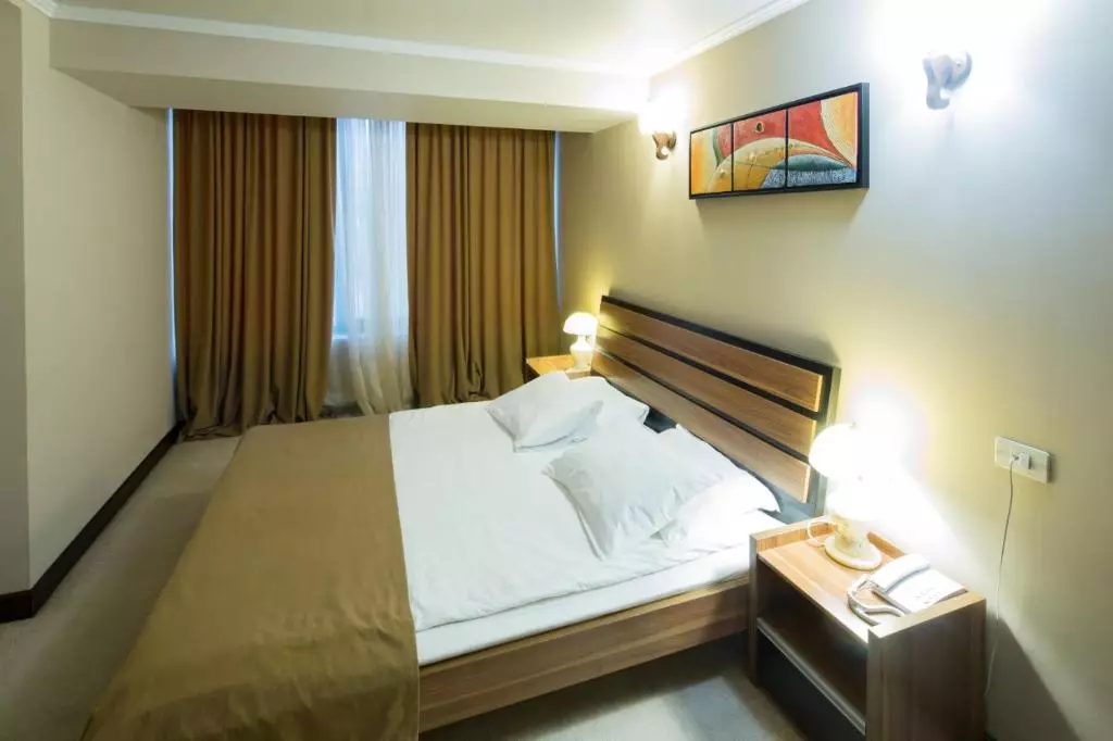 New Nairi Hotel